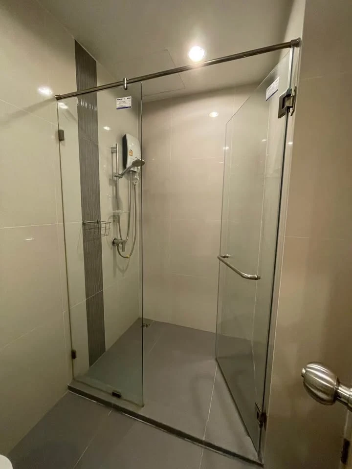 Urgent sale! Amber by Eastern Star, spacious room, lots of usable space. Come and reserve today. Don't miss out!