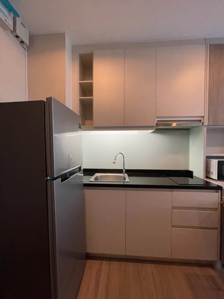 Urgent sale! Amber by Eastern Star, spacious room, lots of usable space. Come and reserve today. Don't miss out!