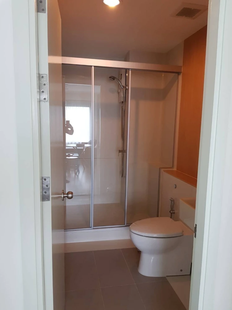Urgent sale: Aspire Sathorn Thapra, corner room with a good view, no buildings blocking the view, come and own it today.