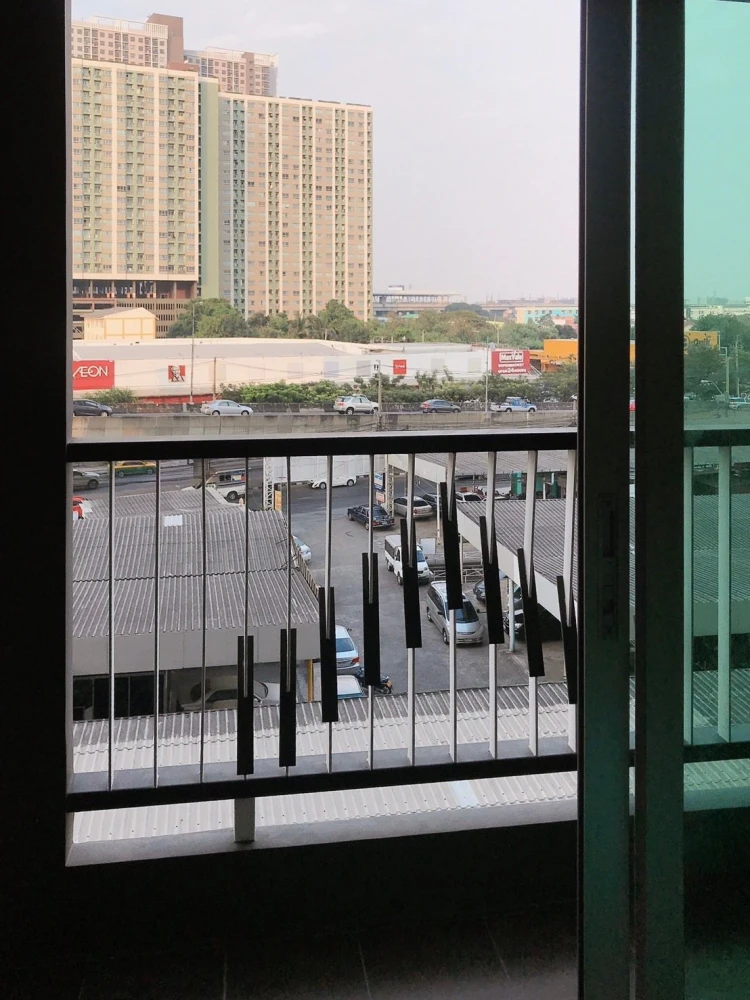 Urgent sale! Assakarn Place Srinakarin, ready-to-move-in condo on the 5th floor (not too high), at a great price. Buy now!