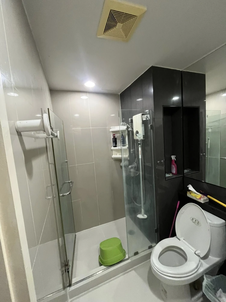 Urgent sale! Bangkok Horizon Ratchada-Thaphra, ready-to-move-in unit, 12th floor, high floor with great view, affordable price. Book now!