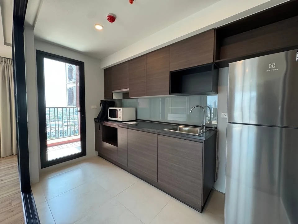 ขายด่วนๆ Brix Condominum Duplex 2 ชั้น ระเบียง Balcony เห็นวิว แม่น้ำเจ้าพระยา รีบมาจองเลย