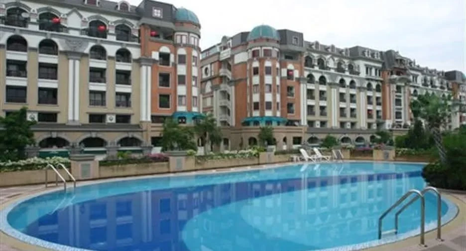 Urgent sale! Champs Elysees Tiwanon, Building C, 5th floor. Special price available! Own it today! Don't wait!
