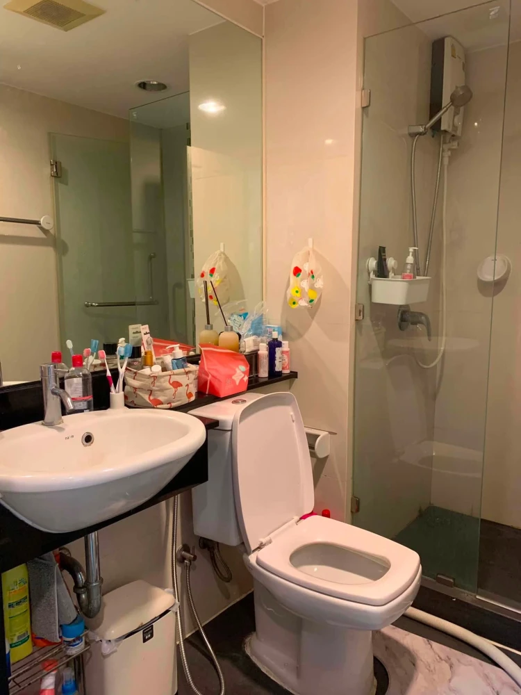 Urgent sale! Chateau in Town Ratchada 10, ready-to-move-in units with complete amenities at a great price. Book yours today!