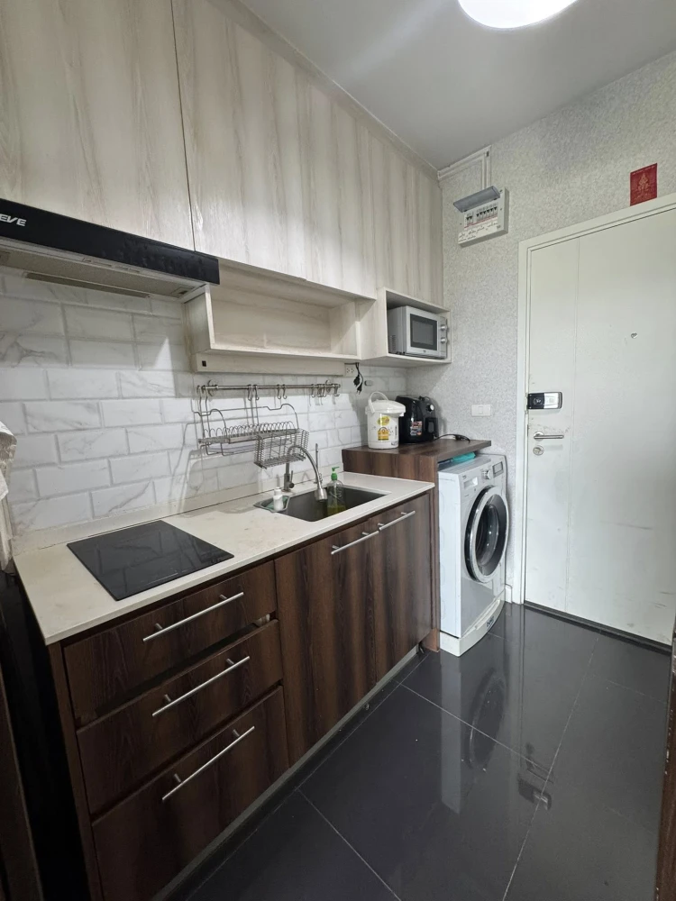 Urgent sale! Condo a Space ME Sukhumvit 77, studio unit, 4th floor (not high up), at a very special price. Buy now! Don't miss out!