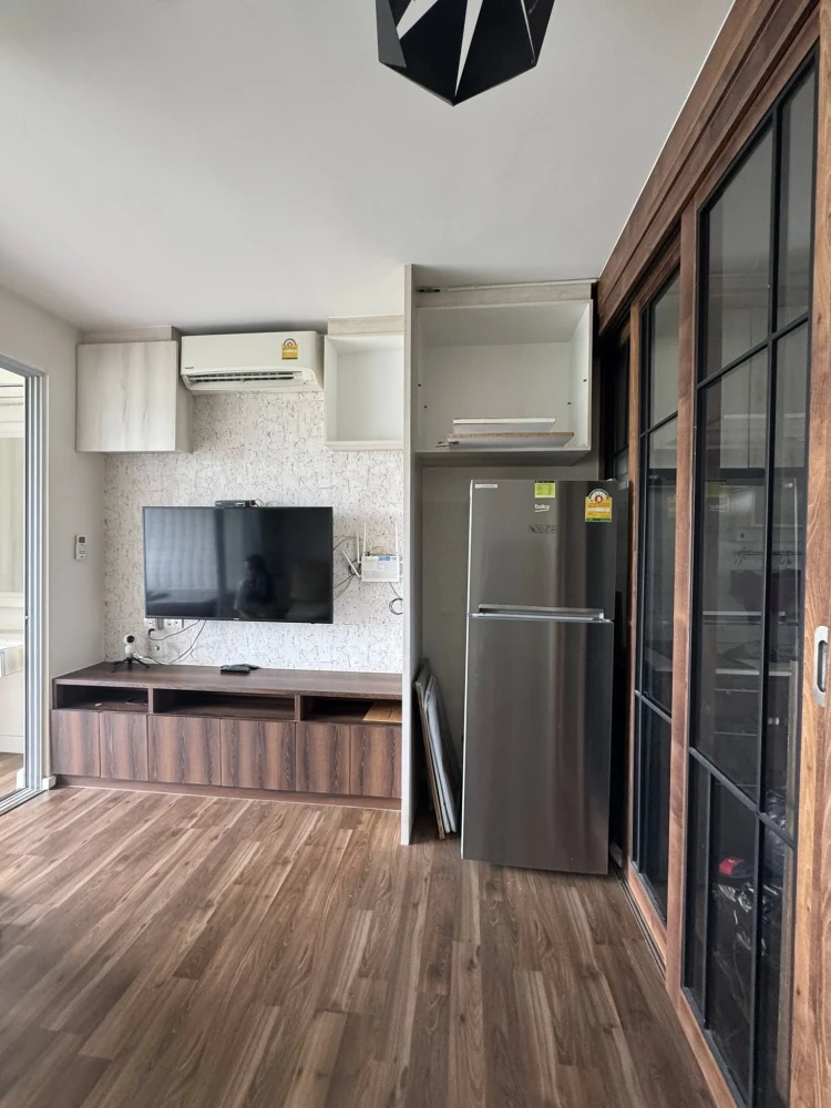 Urgent sale! Condo a Space ME Sukhumvit 77, studio unit, 4th floor (not high up), at a very special price. Buy now! Don't miss out!