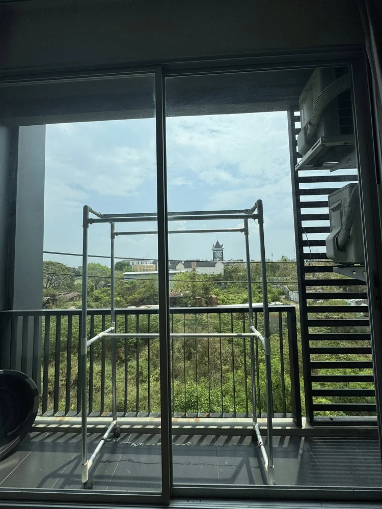 Urgent sale! Condo a Space ME Sukhumvit 77, studio unit, 4th floor (not high up), at a very special price. Buy now! Don't miss out!