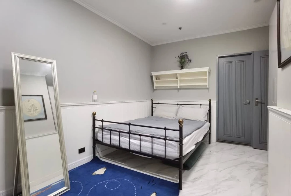 Condo Baan Chao Praya for sale urgently. Spacious room with lots of usable space. Come and reserve it now.
