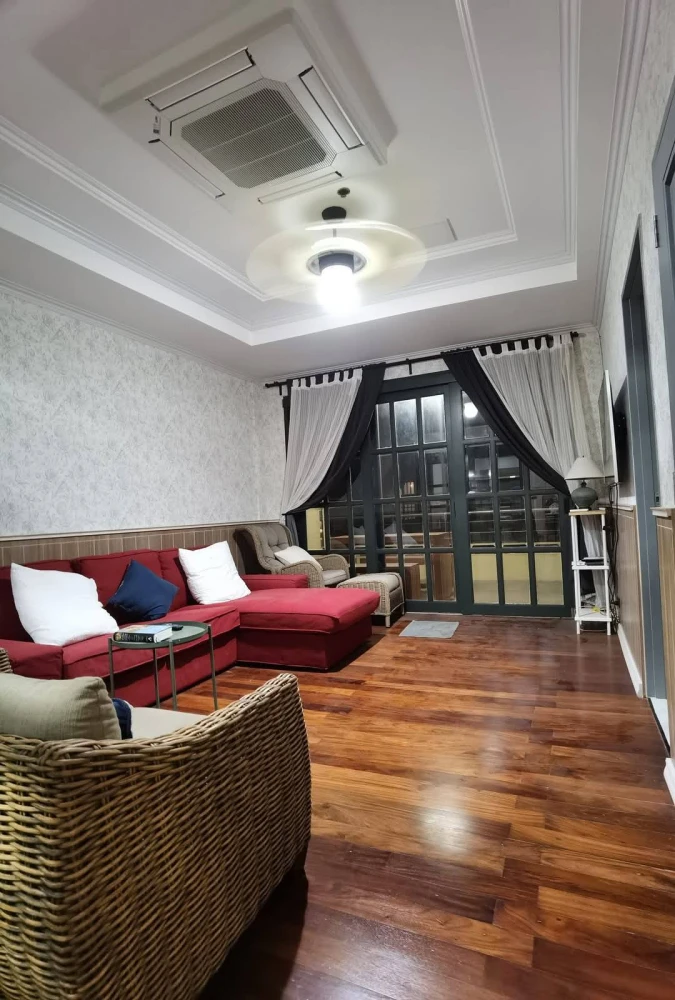 Condo Baan Chao Praya for sale urgently. Spacious room with lots of usable space. Come and reserve it now.