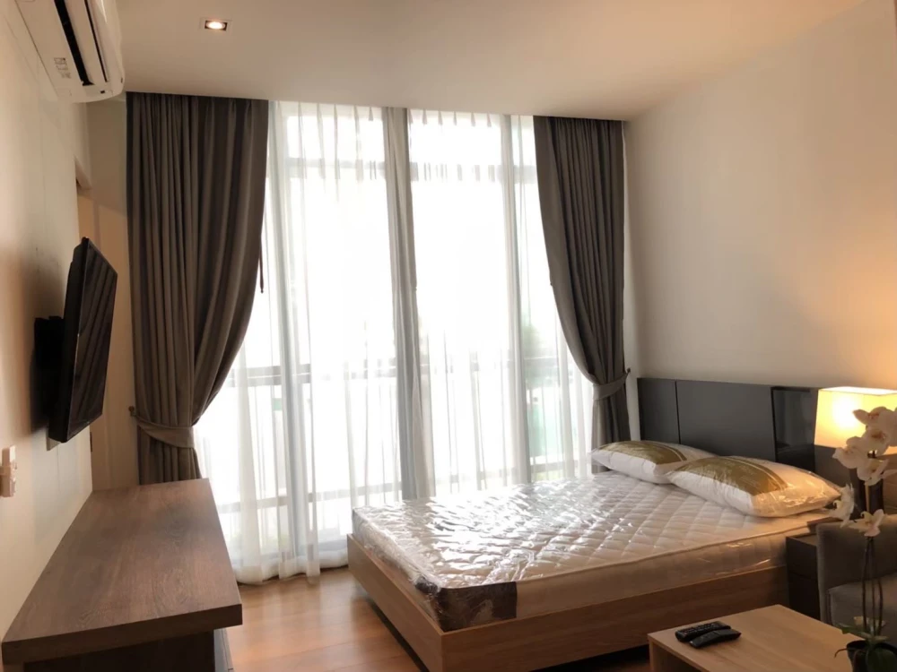 Urgent sale Condo Park 24 Origin Phrom Phong, studio room, built-in furniture, complete electrical appliances, ready to move in, hurry and move in!