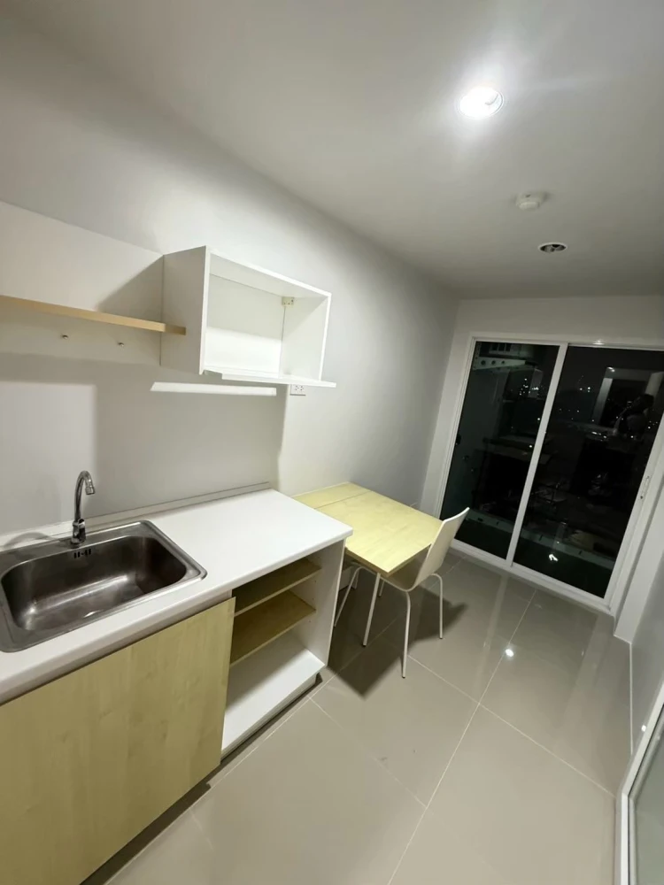 Urgent sale! Cool Rama 7 corner unit, offering privacy, at a very special price. You definitely don't want to miss this!