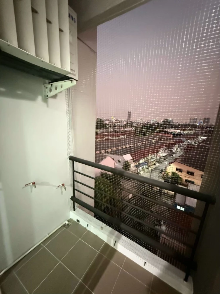 Urgent sale! Cool Rama 7 corner unit, offering privacy, at a very special price. You definitely don't want to miss this!
