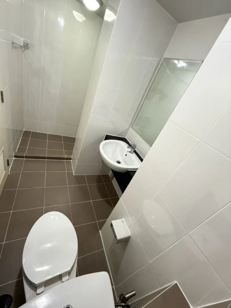 Urgent sale! Cool Rama 7 corner unit, offering privacy, at a very special price. You definitely don't want to miss this!
