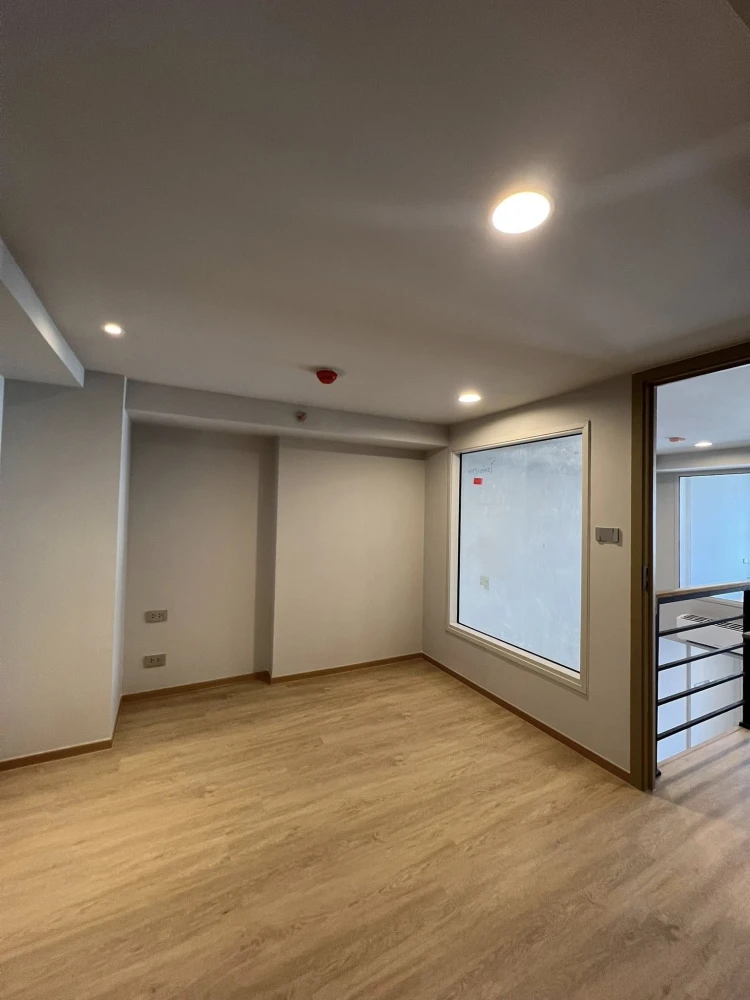 Urgent sale! Culture Chula, 23rd floor, good location, Lumpini Park view, 4.3 meter high living room ceiling, comfortable like home. Reserve now!