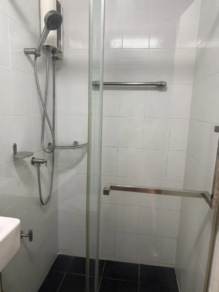Urgent sale! Dcondo Sukhumvit 109. Spacious rooms with ample usable space. Convenient and complete amenities all in one place. Come and reserve yours