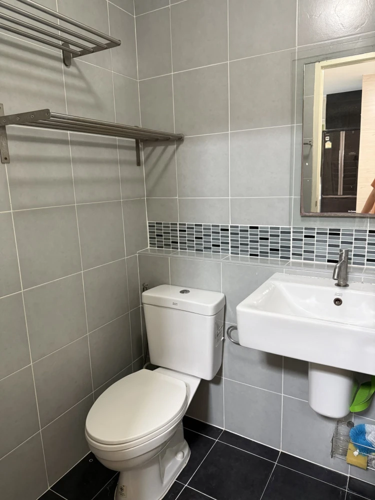Urgent sale! Dcondo Sukhumvit 109. Spacious rooms with ample usable space. Convenient and complete amenities all in one place. Come and reserve yours