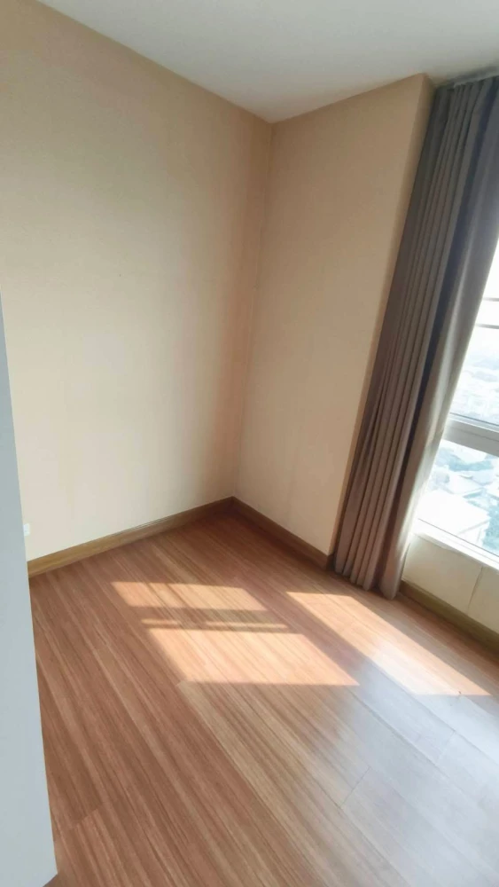 Urgent sale! rent Diamond Ratchada, corner unit, private, 20th floor with high-floor view. Own it today!