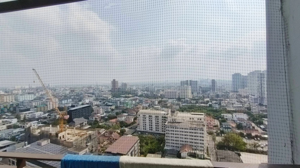 Urgent sale! rent Diamond Ratchada, corner unit, private, 20th floor with high-floor view. Own it today!