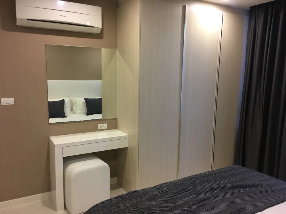 Urgent sale! Elements Srinakarin, ready to move in, fully equipped. Hurry and reserve now. Don't miss out!