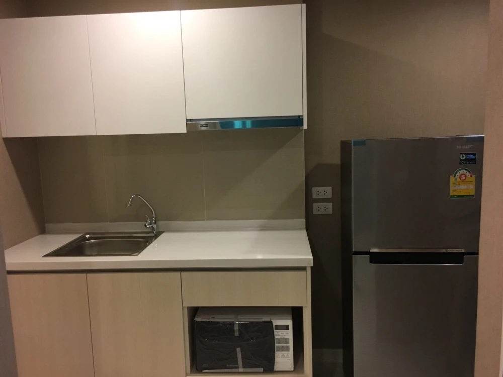 Urgent sale! Elements Srinakarin, ready to move in, fully equipped. Hurry and reserve now. Don't miss out!