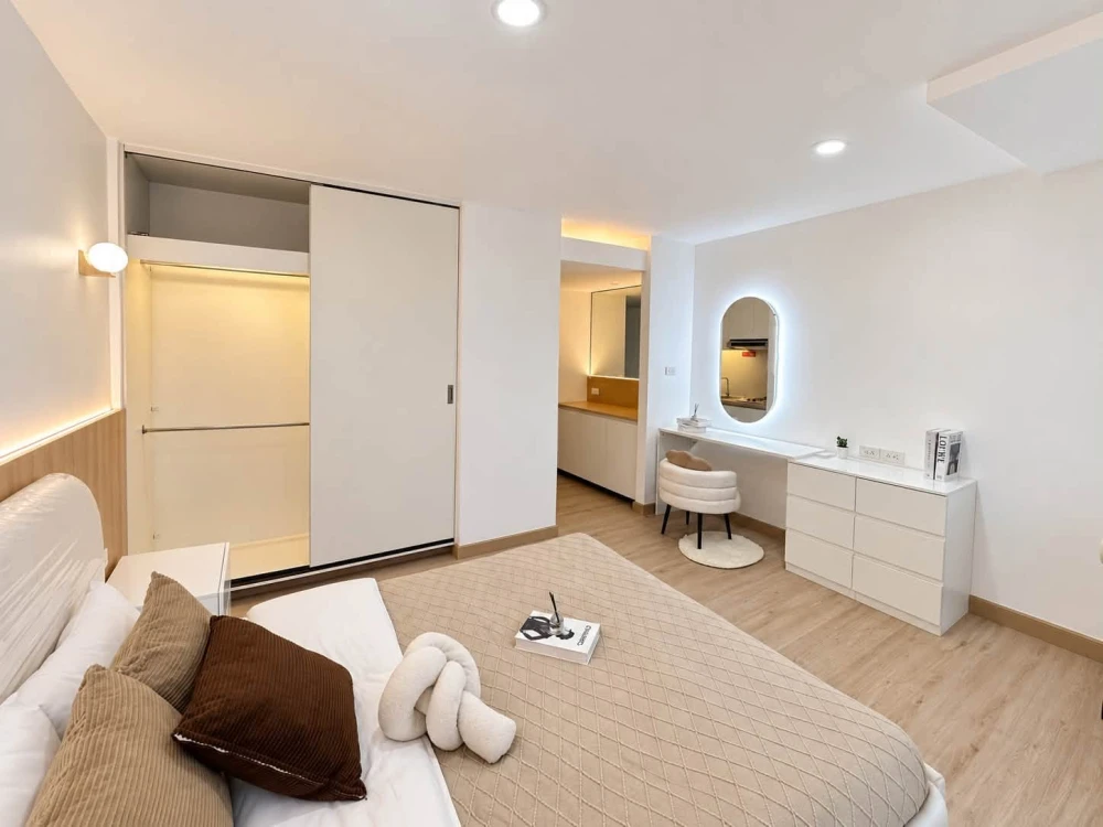 Urgent sale! Family Park Ladprao 48, studio room, 3rd floor, city view, no obstructing buildings. Great price! Book now!