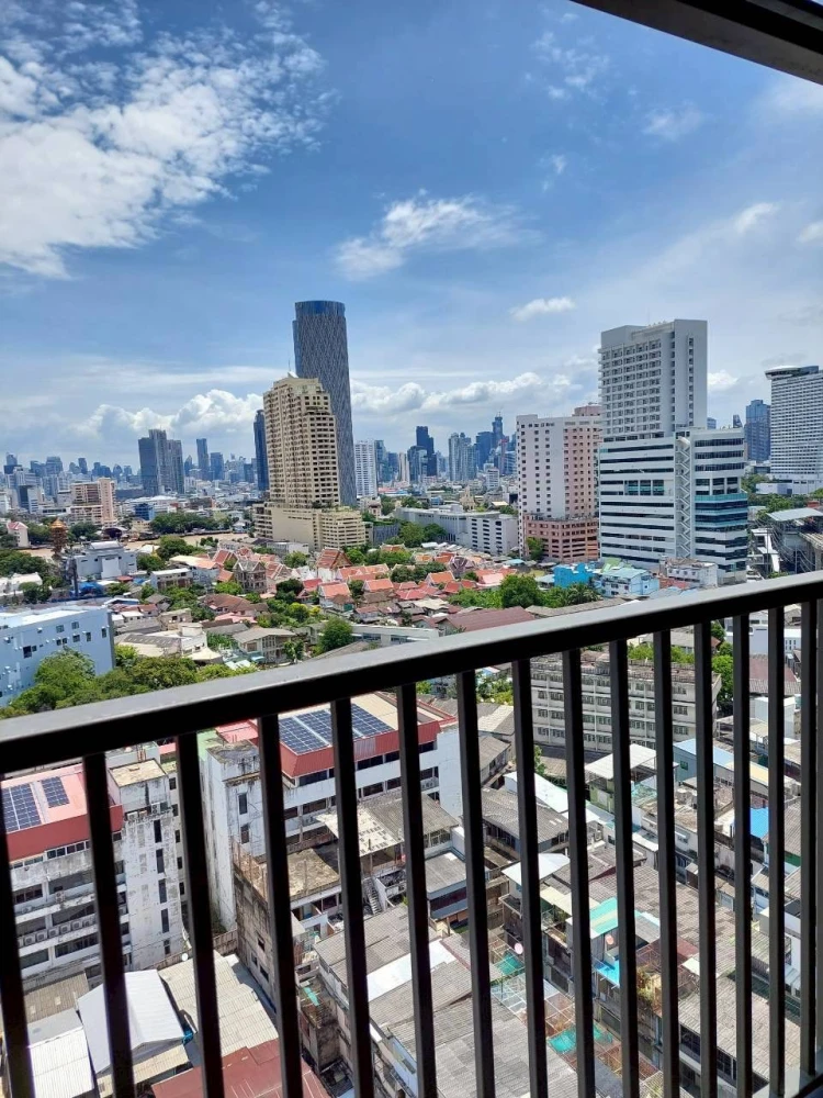 Urgent sale! FLO by Sansiri, 17th floor, Chao Phraya River view + ICONSIAM view. Come and reserve yours now. Don't miss the opportunity.