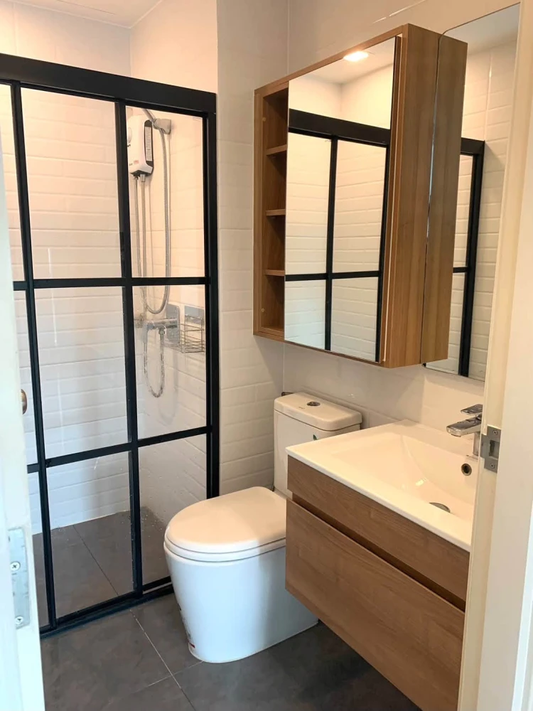 Urgent Sale: Groove Condo Ratchada-Ladprao – 1-Bedroom unit. Features built-in furniture with ample storage space and comes fully furnished with brand
