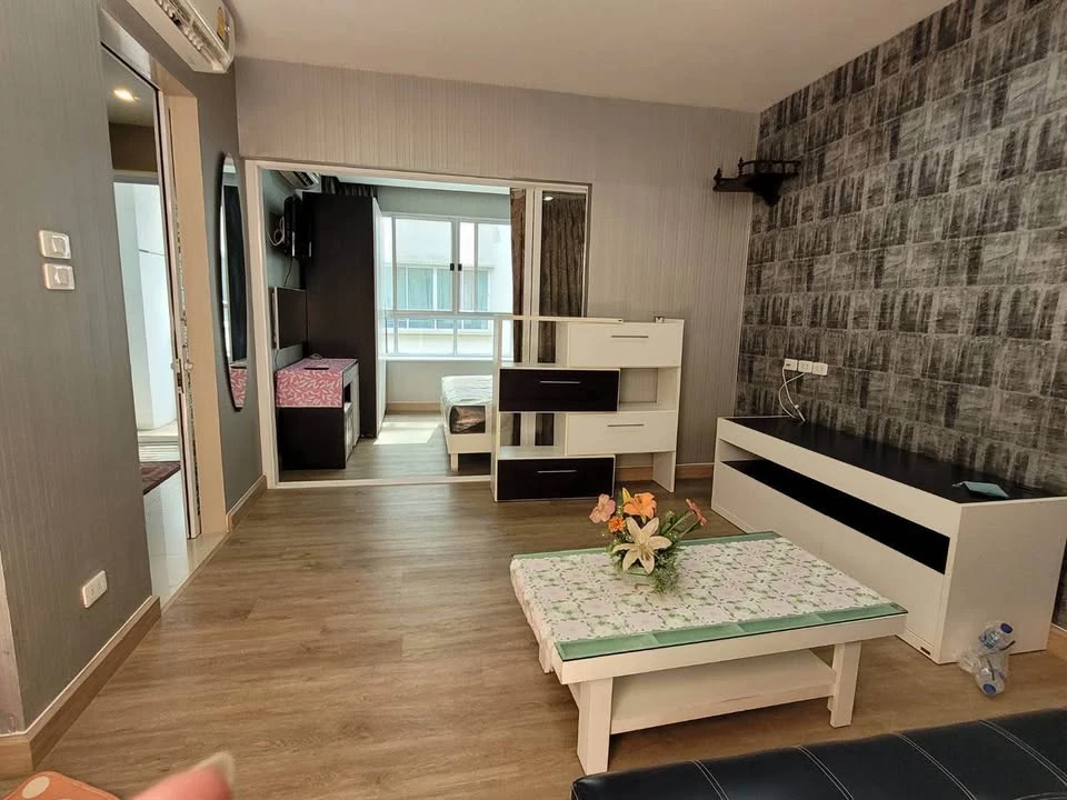 Urgent sale: Happy condo ladprao101, spacious room, lots of usable space, reasonable price, hurry and reserve.