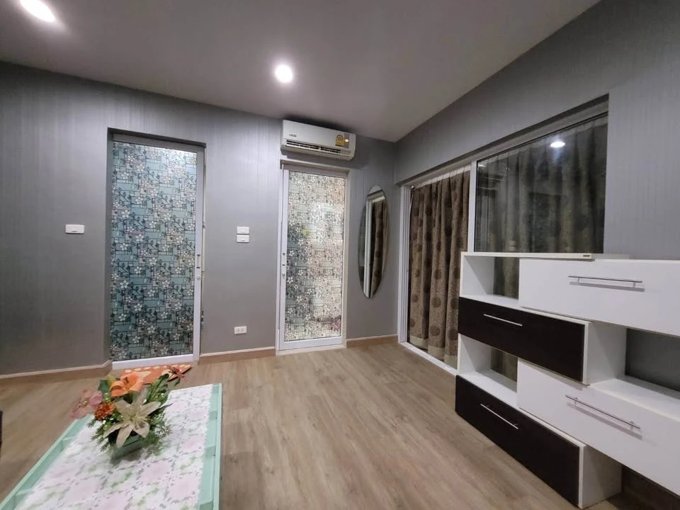 Urgent sale: Happy condo ladprao101, spacious room, lots of usable space, reasonable price, hurry and reserve.