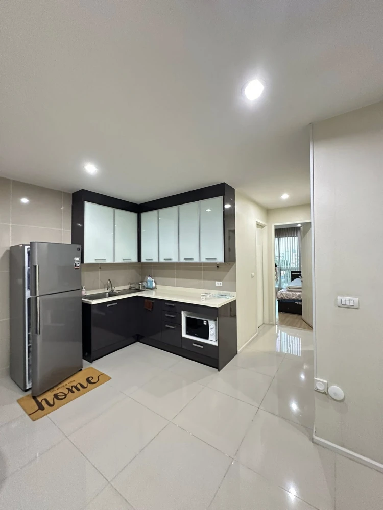 Urgent sale! Happy Condo Ladprao 101, spacious corner unit with excellent layout. Convenient and complete amenities. Buy now!