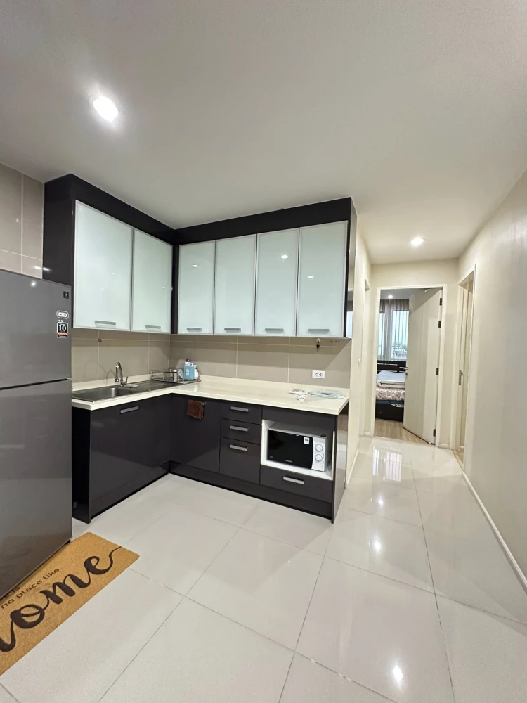 Urgent sale! Happy Condo Ladprao 101, spacious corner unit with excellent layout. Convenient and complete amenities. Buy now!