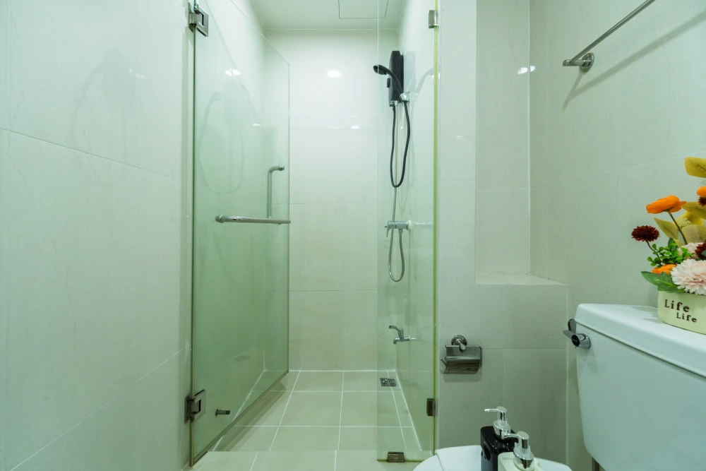 Urgent sale! I Condo Sukhumvit 105, fully furnished and ready to move in. Just bring your belongings! Don't miss out!