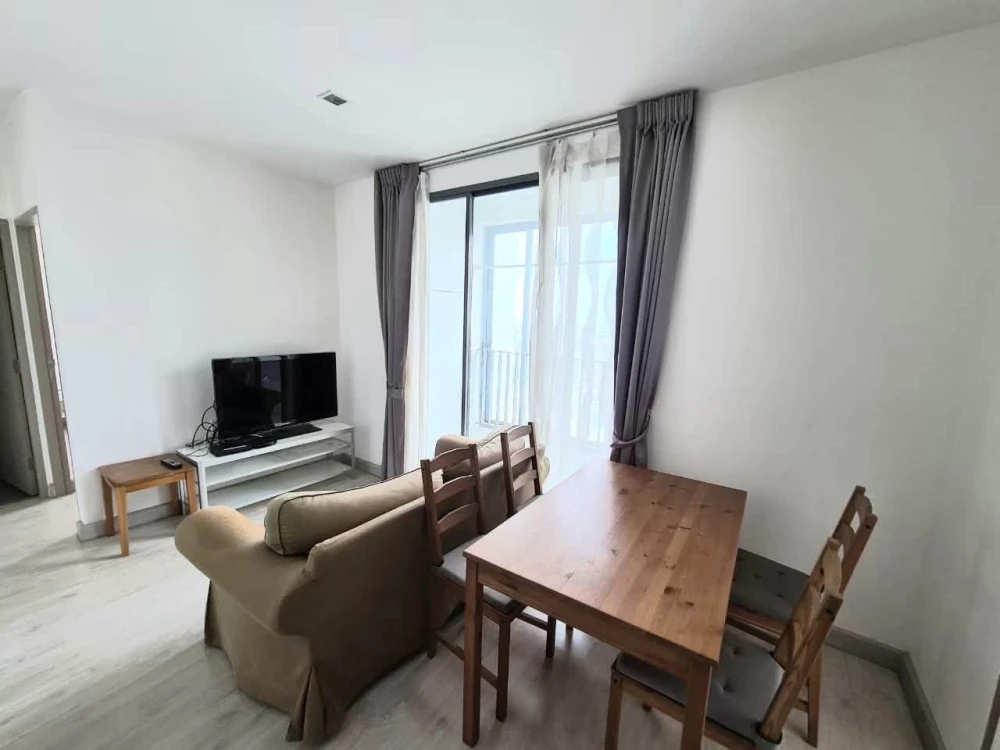 Urgent sale: Ideo Mobi Sukhumvit. Spacious, comfortable unit with excellent use of space—offered at a special price. Book now—don't miss out!