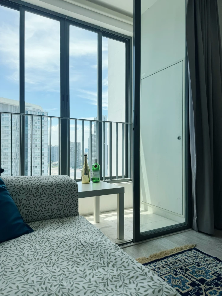 Urgent sale! IDEO MOBI SUKHUMWIT. Spacious room, plenty of usable space, reasonable price. Come and own it today. Don't delay!
