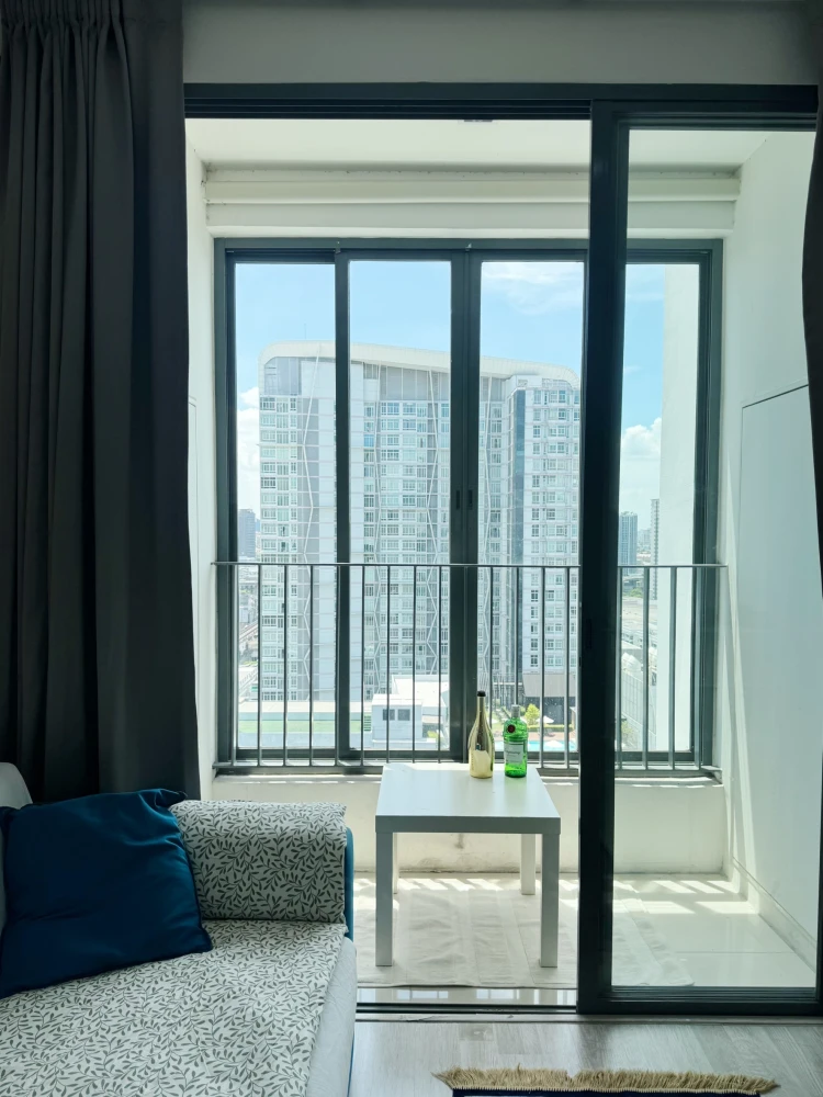 Urgent sale! IDEO MOBI SUKHUMWIT. Spacious room, plenty of usable space, reasonable price. Come and own it today. Don't delay!