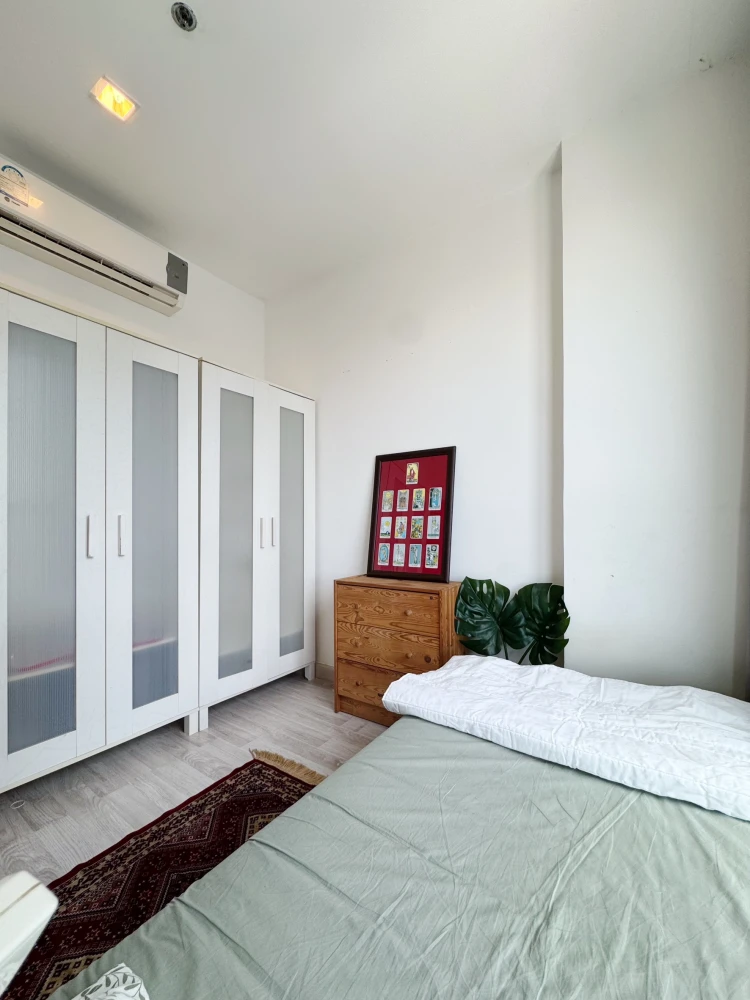 Urgent sale! IDEO MOBI SUKHUMWIT. Spacious room, plenty of usable space, reasonable price. Come and own it today. Don't delay!