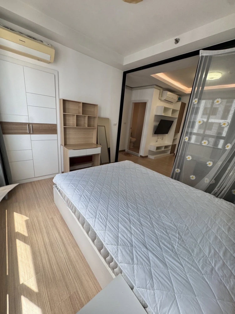 Urgent sale! J Condo Sathorn-Kallaprapruk. Rooms are partitioned into separate, clearly defined zones. Reserve yours today!