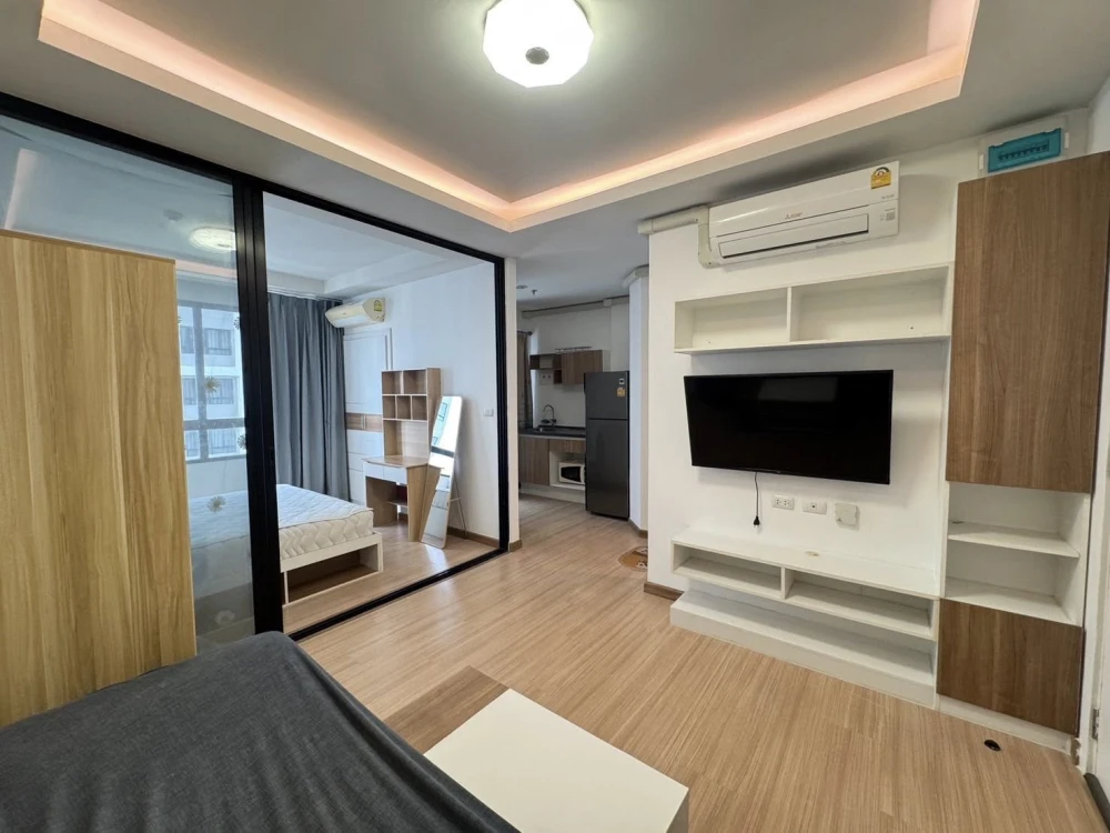 Urgent sale! J Condo Sathorn-Kallaprapruk. Rooms are partitioned into separate, clearly defined zones. Reserve yours today!