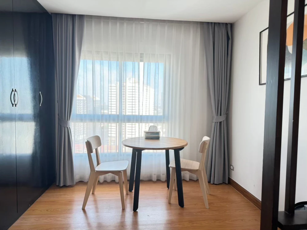 Urgent sale! Le Rich Rama 3, ready-to-move-in unit with complete amenities. Great price! Own it today!