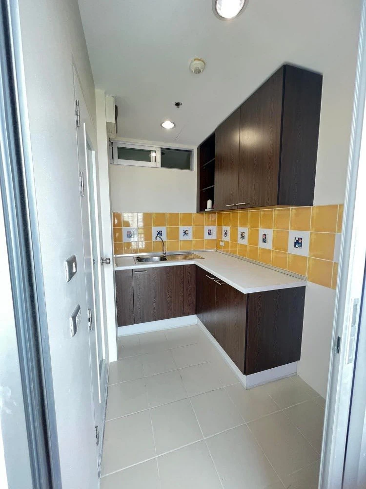 Urgent sale! Le Rich Rama 3, ready-to-move-in unit with complete amenities. Great price! Own it today!
