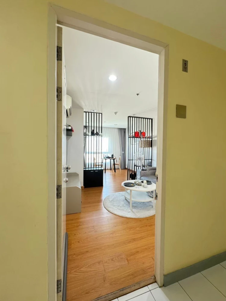Urgent sale! Le Rich Rama 3, ready-to-move-in unit with complete amenities. Great price! Own it today!