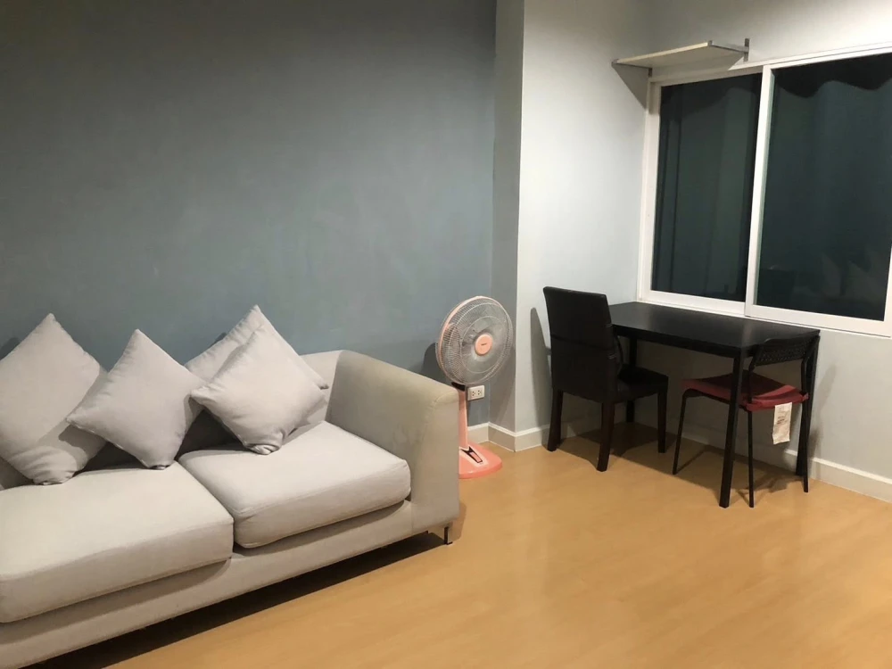 Urgent sale! Life @ Ratchada-Huaikwang, ready to move in, fully equipped, great price, come reserve now, don't miss out!
