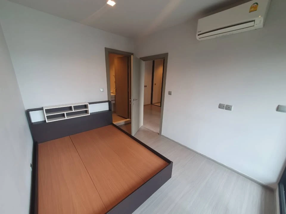 Quick sale, Life Asoke Rama 9, room 1 bed plus, 23rd floor, empty room, great view, not strong price, I can tell you shouldn't miss it.
