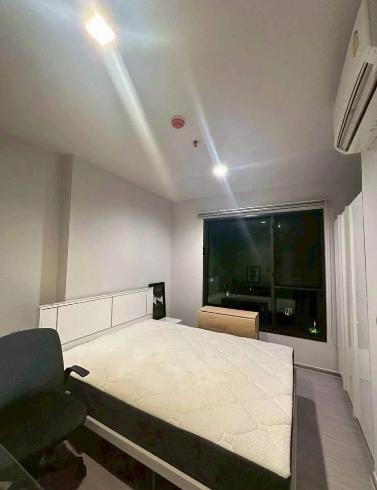 For sale/rent: Life Asoke-Rama 9, 9 rooms ready to move in, fully furnished, appliances included. Come and own it today, don't miss out!