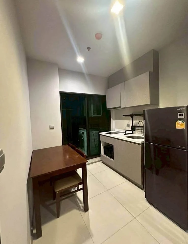 For sale/rent: Life Asoke-Rama 9, 9 rooms ready to move in, fully furnished, appliances included. Come and own it today, don't miss out!