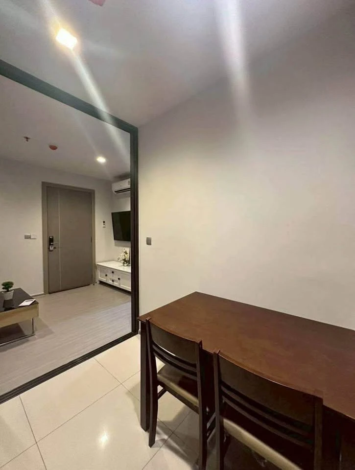 For sale/rent: Life Asoke-Rama 9, 9 rooms ready to move in, fully furnished, appliances included. Come and own it today, don't miss out!