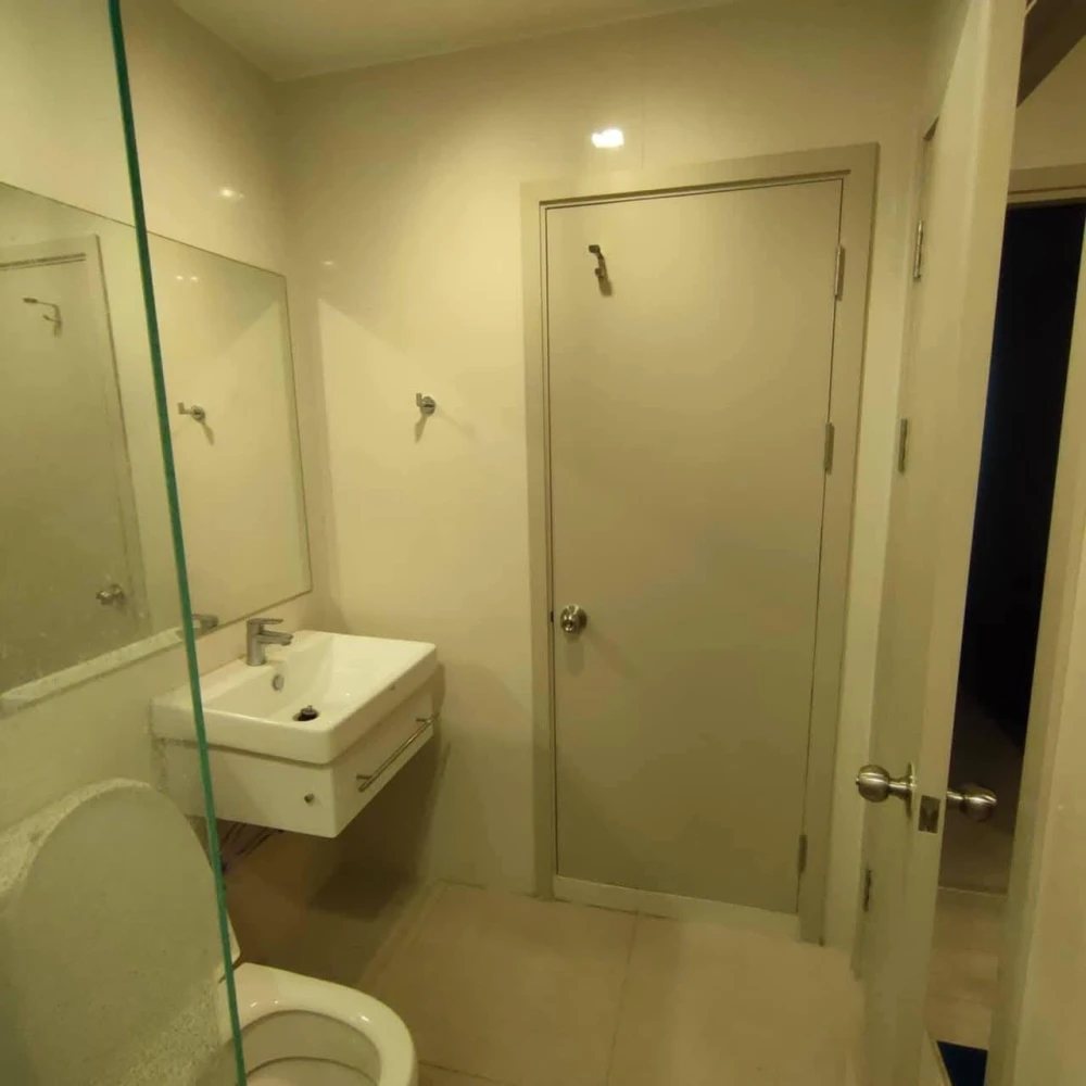 Urgent sale! Life Sukhumvit 48, spacious room, plenty of usable space, fully furnished, ready to move in immediately. Hurry and reserve now!