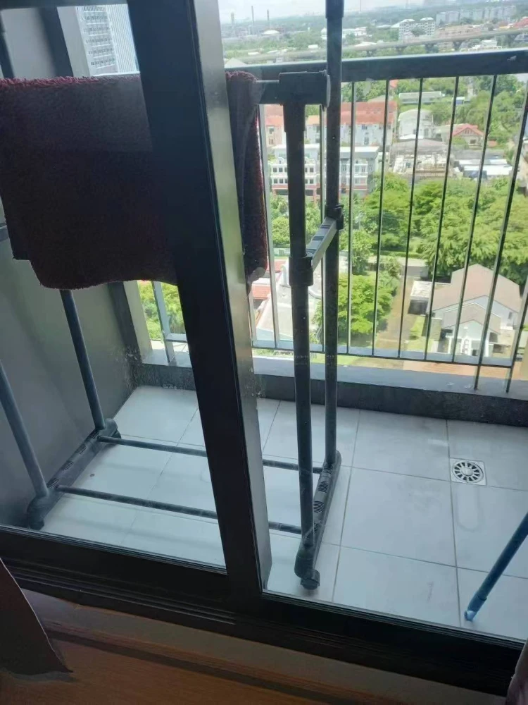 Urgent sale! Life Sukhumvit 62, ready-to-move-in unit, 15th floor, high floor with great view. Fully furnished with appliances. Own it today!