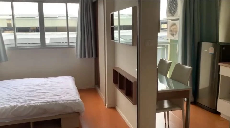 Urgent sale: Lumpini Condo Town Ramindra-Lat Pla Khao, well-separated rooms, great price, hurry and reserve now.