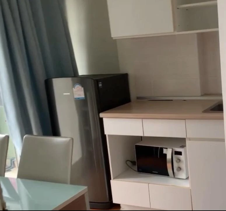 Urgent sale: Lumpini Condo Town Ramindra-Lat Pla Khao, well-separated rooms, great price, hurry and reserve now.